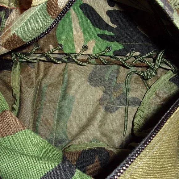 XL WOODLAND BDU RUCKSACK BACKPACK w/SLEEPING COMPLETE w/SHOULDER STRAPS EC 1067